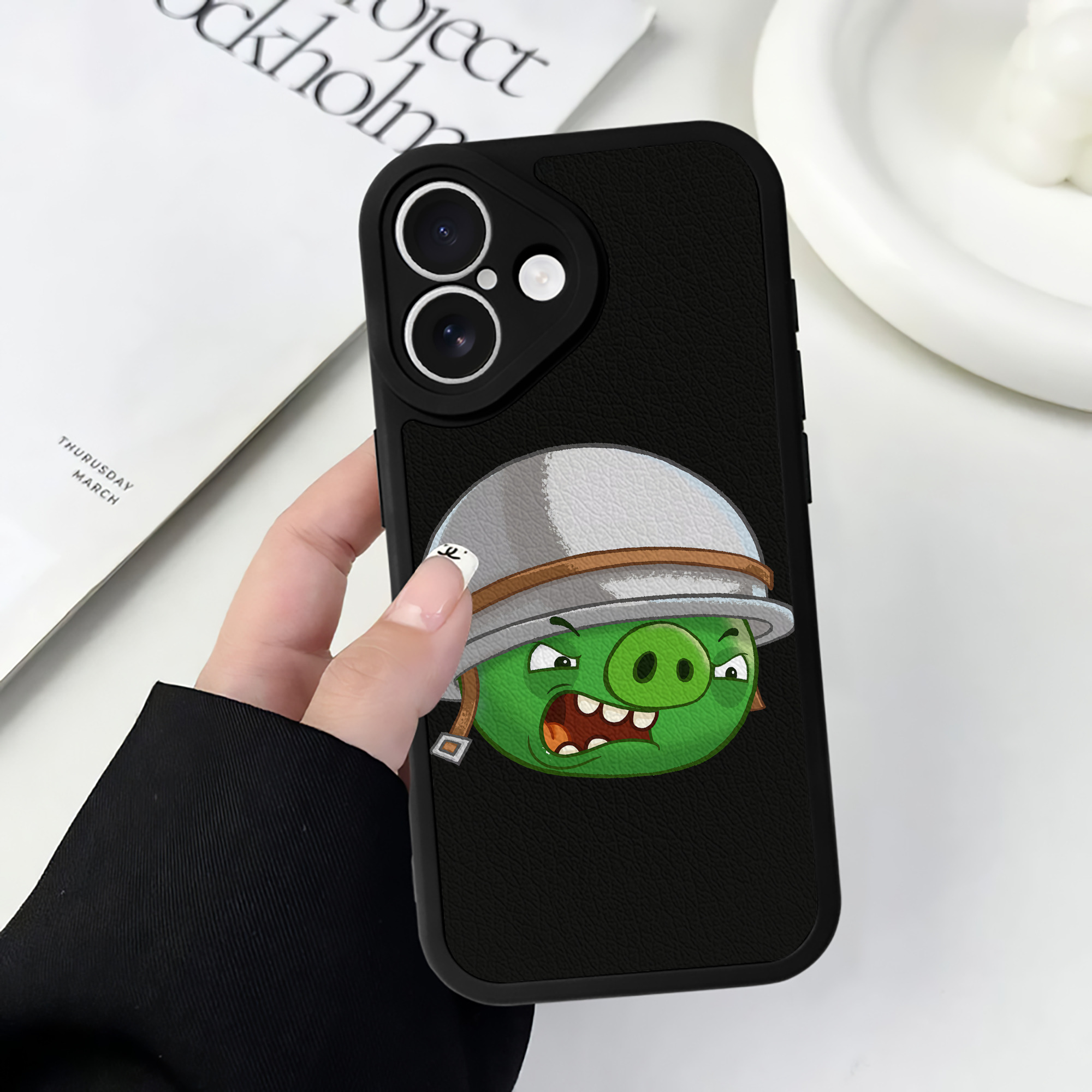 （画像用） Angry Birds アングリーバード 【iPhone 16シリーズ対応】シリコンスマホケース（レザー調） 材質：シリコン